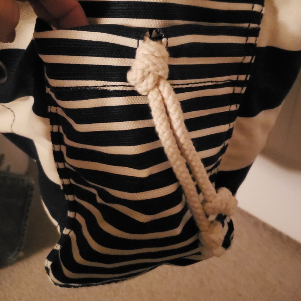 NEW! Drawstring Hobo Blue Stripe bag - Picture 2 of 6